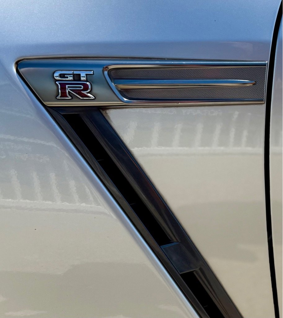 Used 2011 Nissan GT-R Premium AWD/4WD image 9