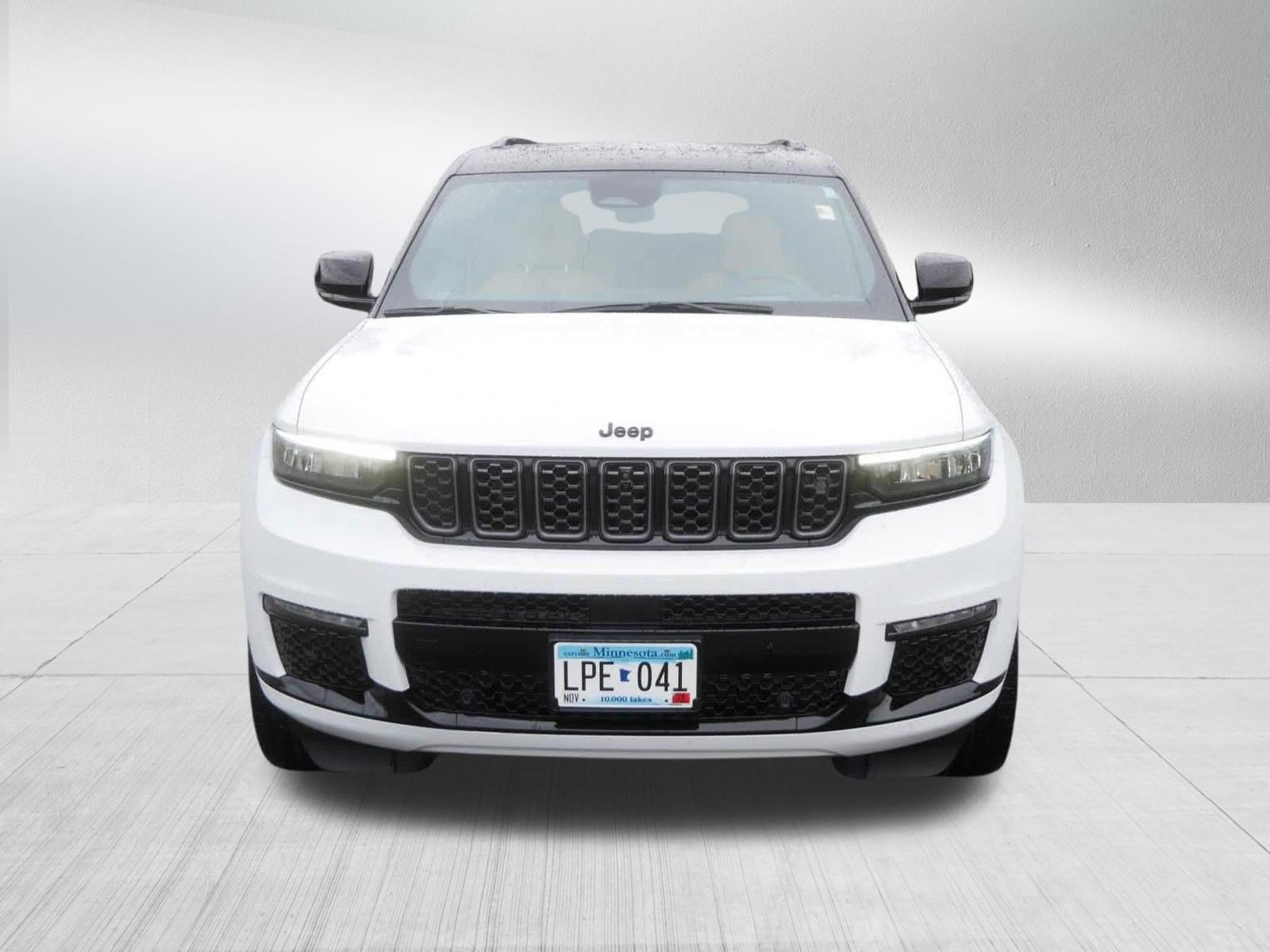 Used 2024 Jeep Grand Cherokee L Summit AWD/4WD image 2