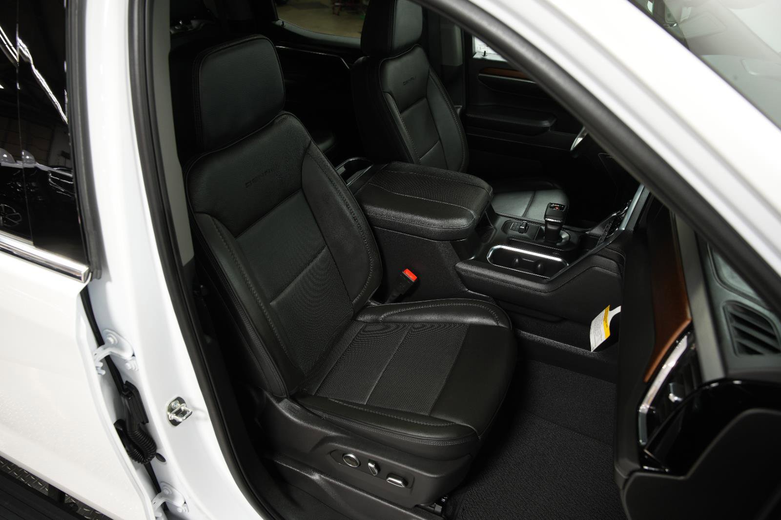 Used 2024 GMC Sierra 1500 Denali w/ Denali Reserve Package image 19