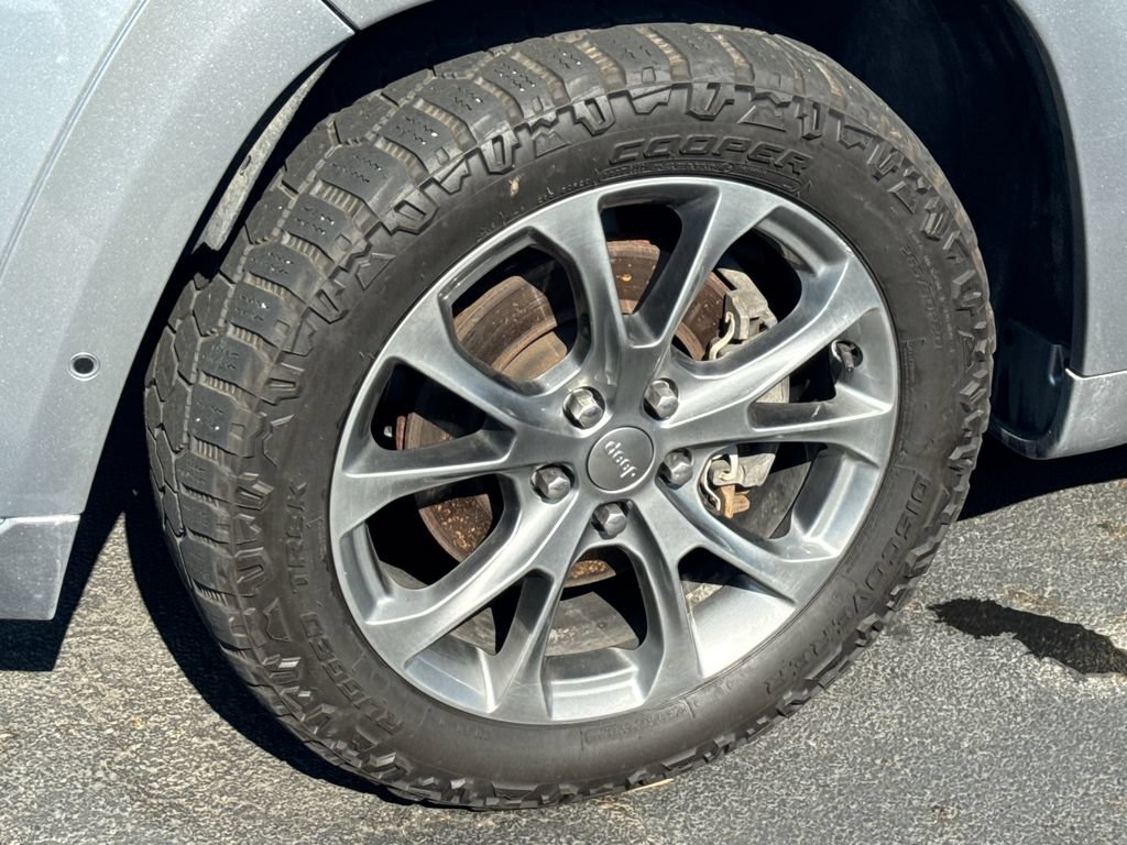 Used 2019 Jeep Grand Cherokee Summit AWD/4WD image 9