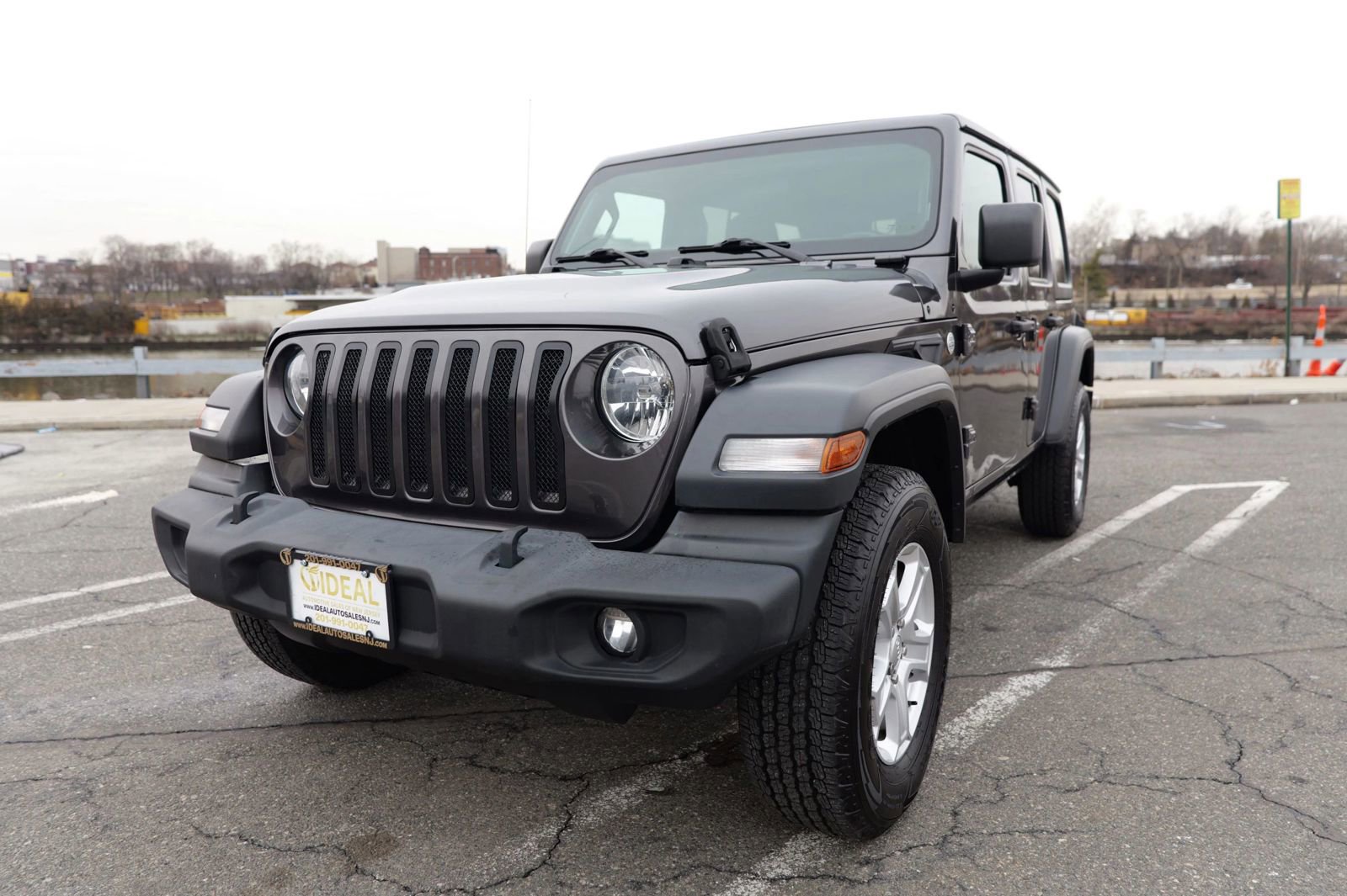 Used 2019 Jeep Wrangler Unlimited Sport S image 3