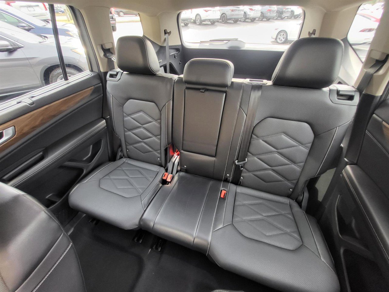 Used 2024 Volkswagen Atlas SE image 13