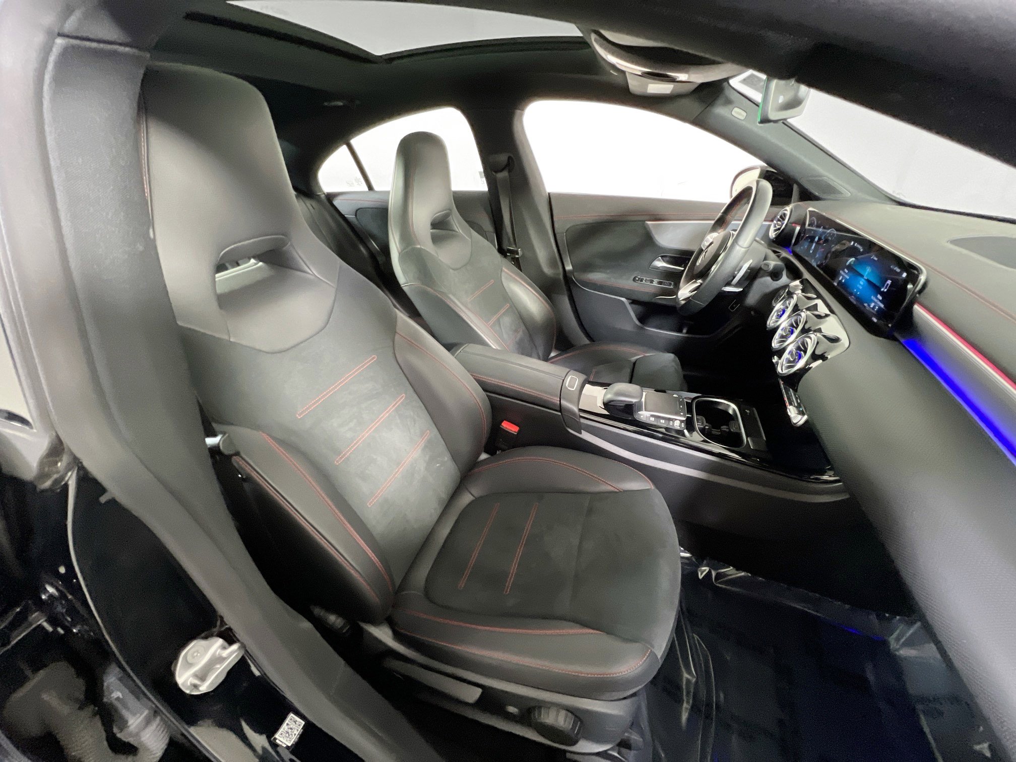 Used 2022 Mercedes-Benz CLA 250 image 27