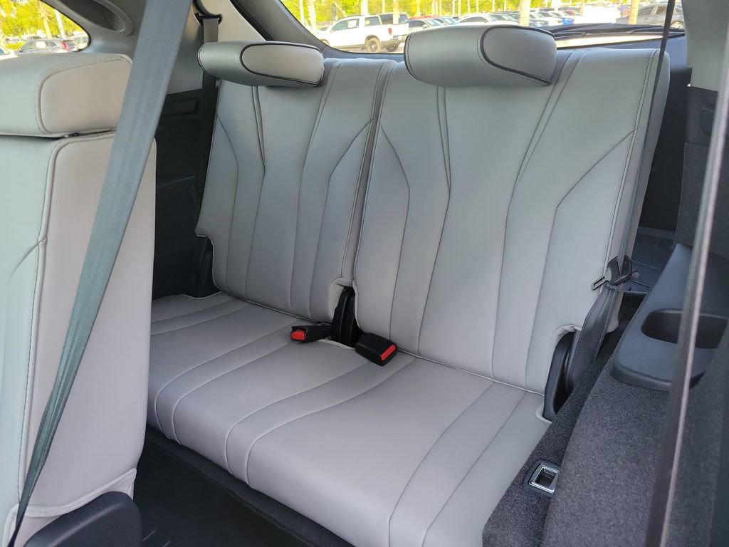 Used 2024 Acura MDX SH-AWD w/ Advance Package image 16