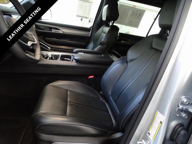 Certified 2025 Jeep Wagoneer 4WD image 2