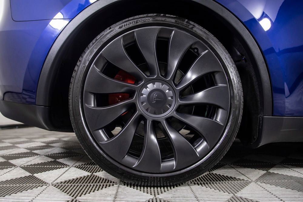 Used 2025 Tesla Model Y Performance image 28