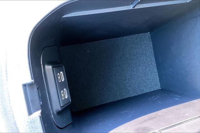 Used 2023 Toyota RAV4 XLE Premium image 16