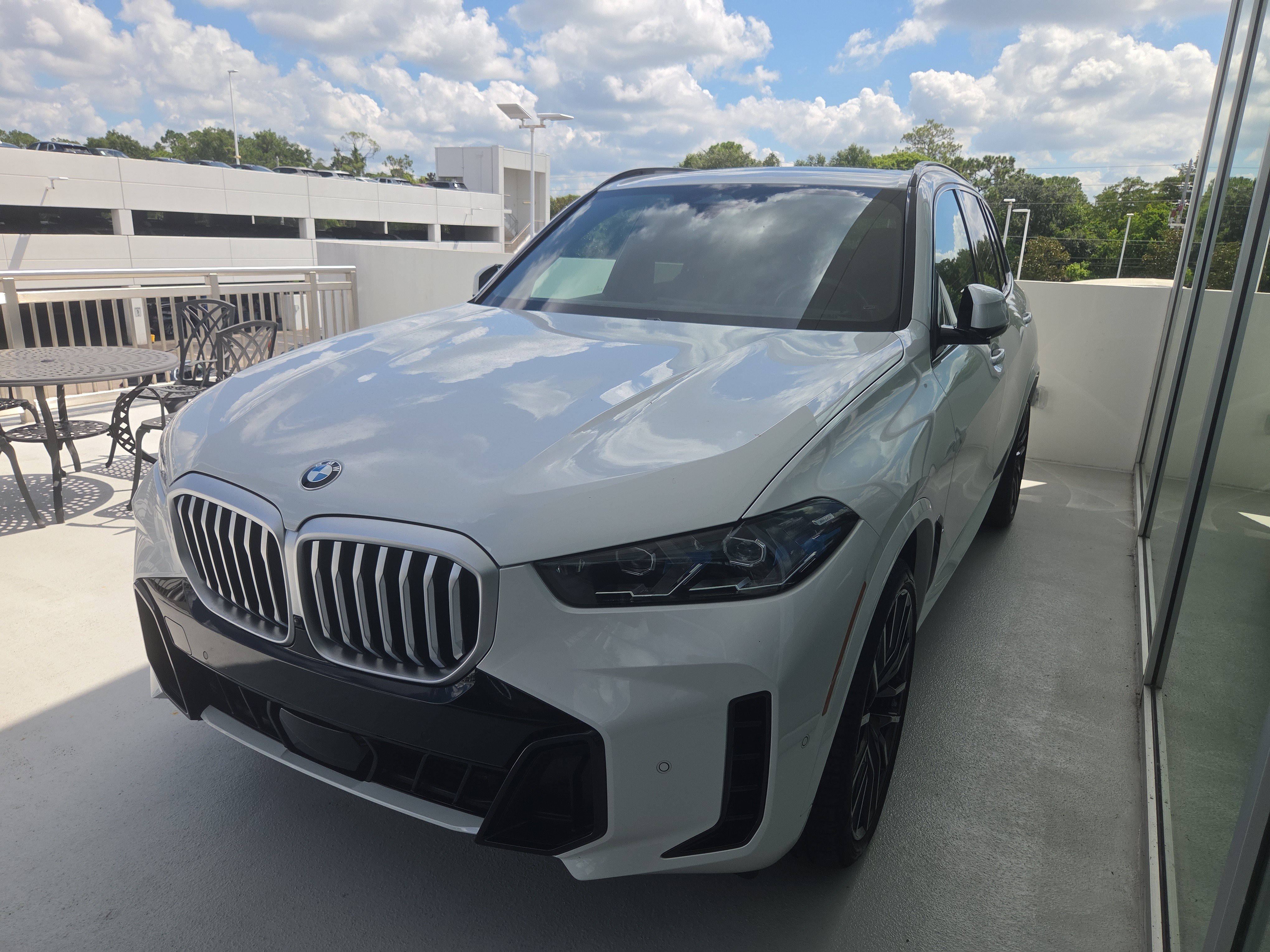 Certified 2026 BMW X5 xDrive40i w/ M Sport Package AWD/4WD image 3
