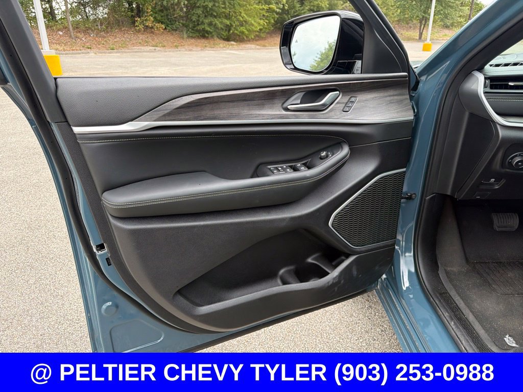 Used 2026 Jeep Grand Cherokee L Limited AWD/4WD image 15
