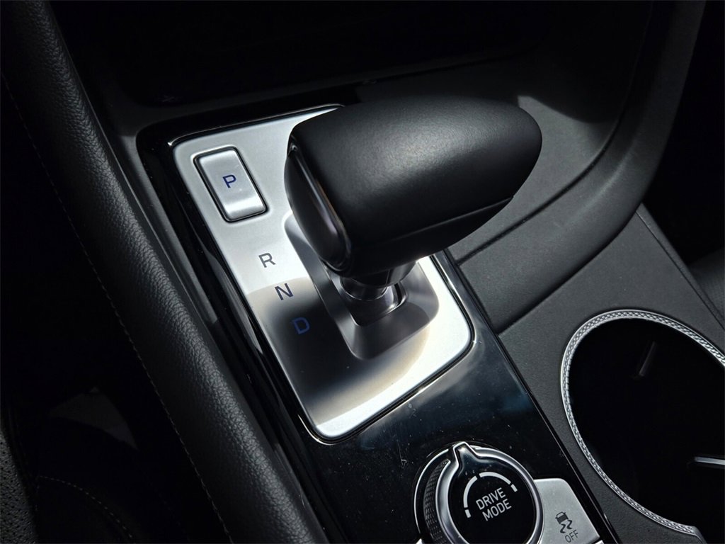 Certified 2025 Genesis G70 2.5T image 17