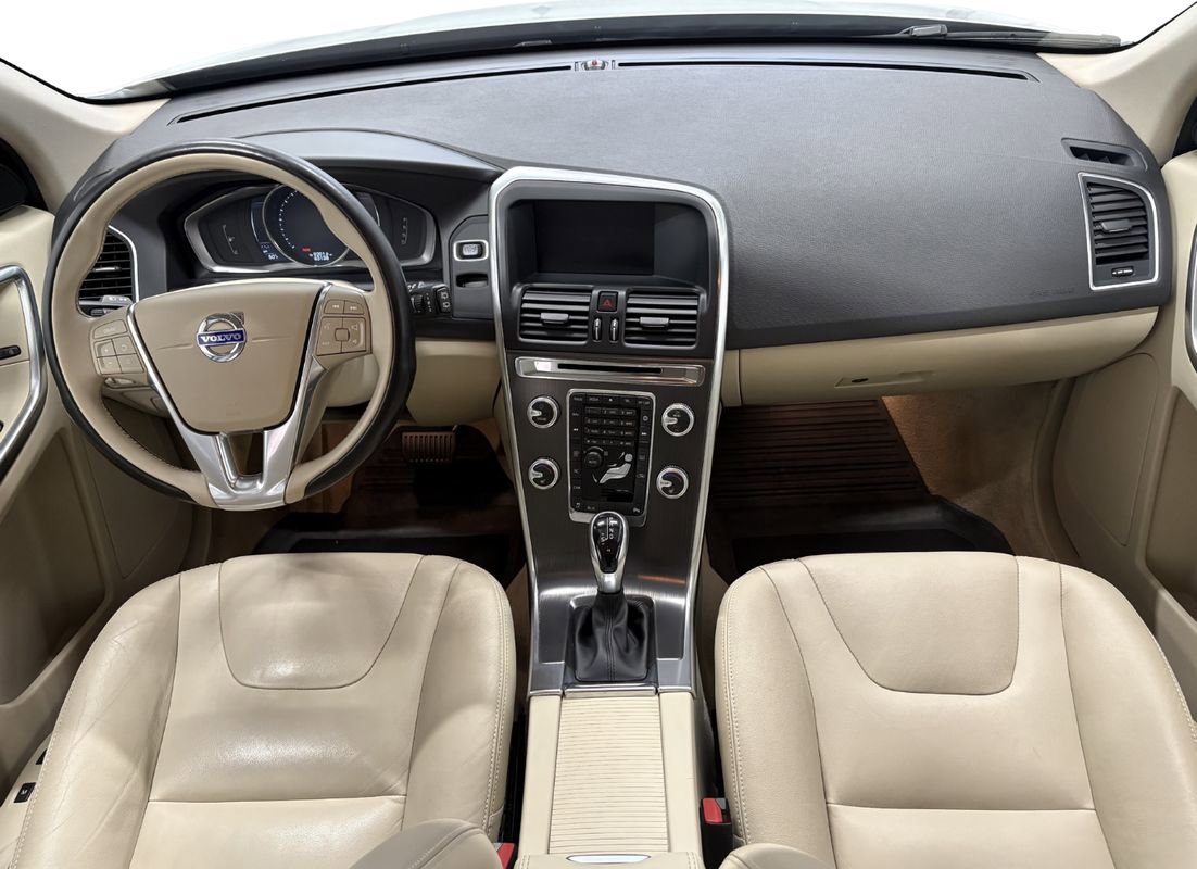 Used 2016 Volvo XC60 T5 Premier w/ Proximity Package AWD/4WD image 17