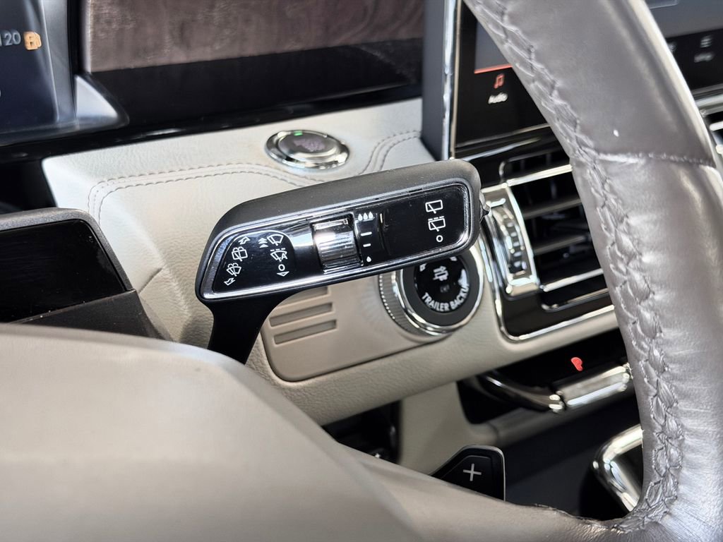 Used 2023 Lincoln Navigator Reserve AWD/4WD image 16