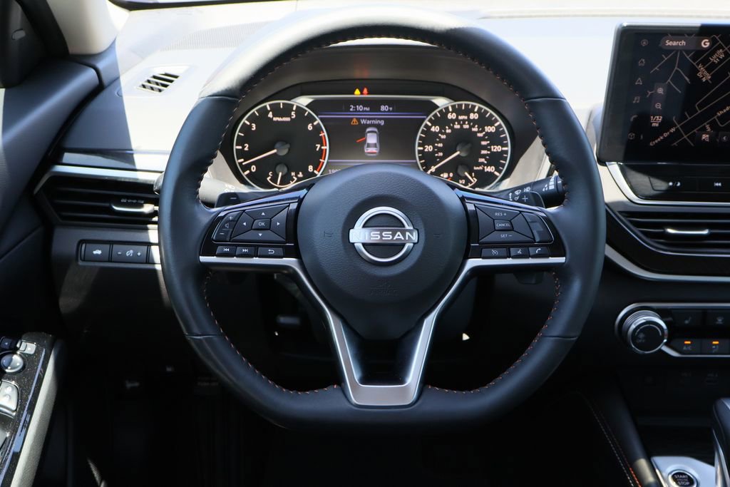 Used 2023 Nissan Altima 2.5 SR w/ SR Premium Package image 13