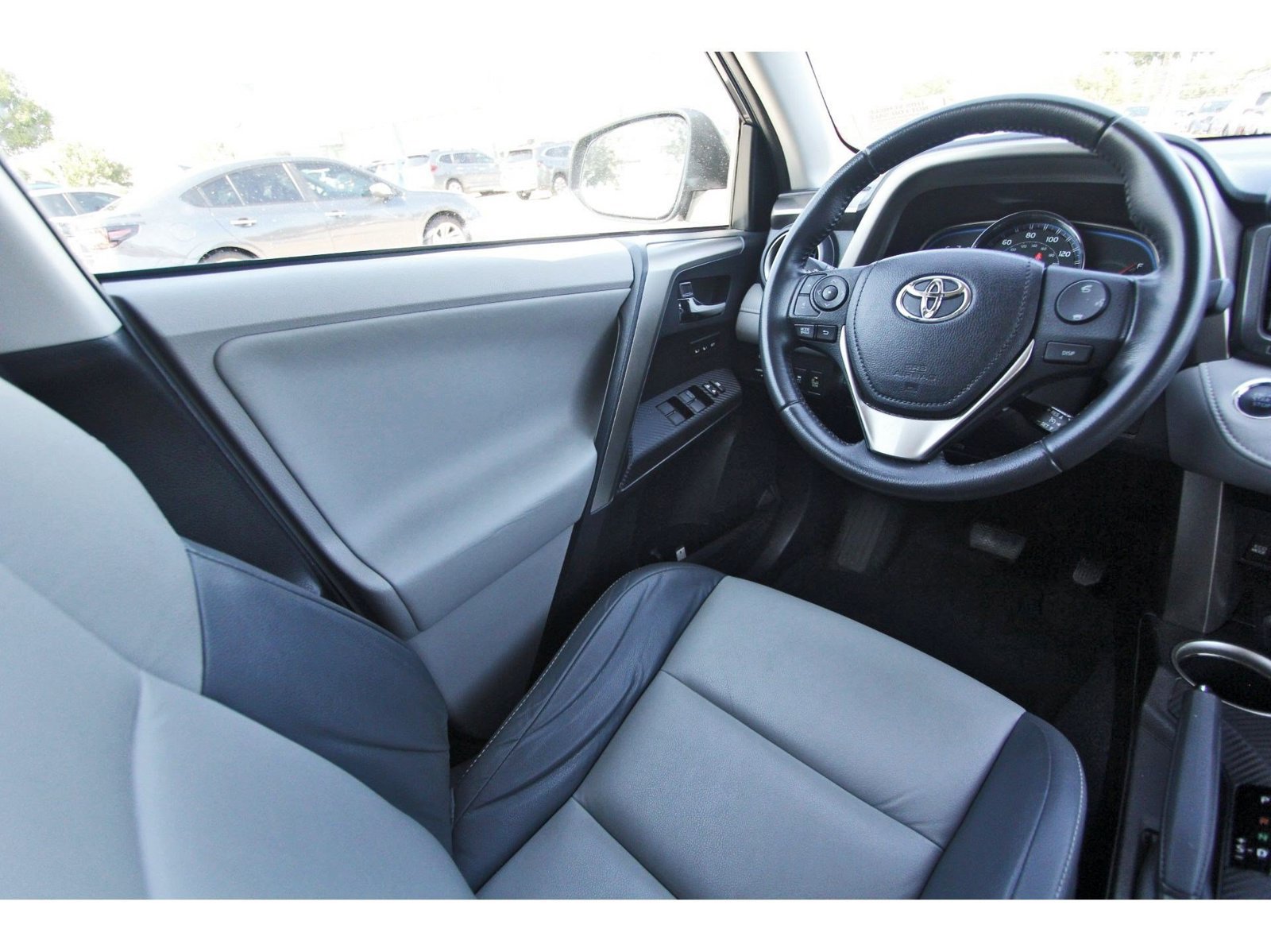 Used 2013 Toyota RAV4 Limited FWD image 8