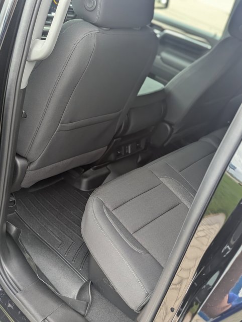 Used 2024 Chevrolet Silverado 1500 LT image 12