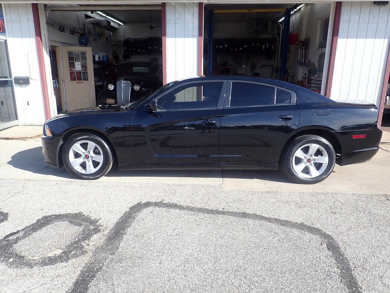 Used 2013 Dodge Charger SE image 15
