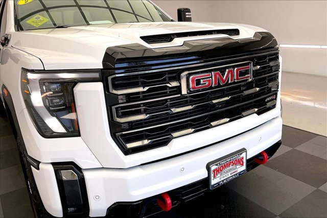 Used 2024 GMC Sierra 2500 AT4 w/ AT4 Premium Plus Package AWD/4WD image 30