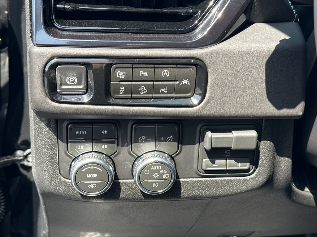 New 2026 GMC Yukon XL AT4 Ultimate AWD/4WD image 20