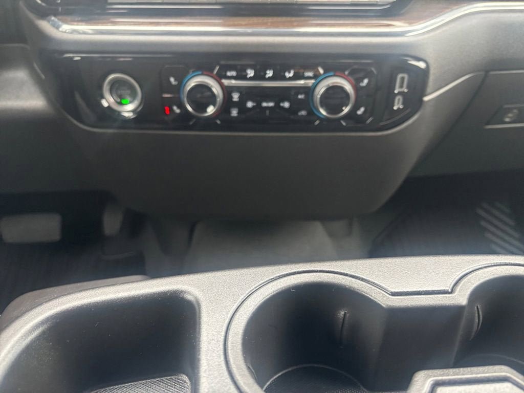 Used 2024 Chevrolet Silverado 1500 LT AWD/4WD image 13