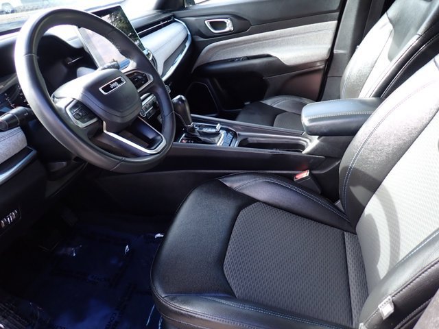 Used 2024 Jeep Compass Latitude AWD/4WD image 11