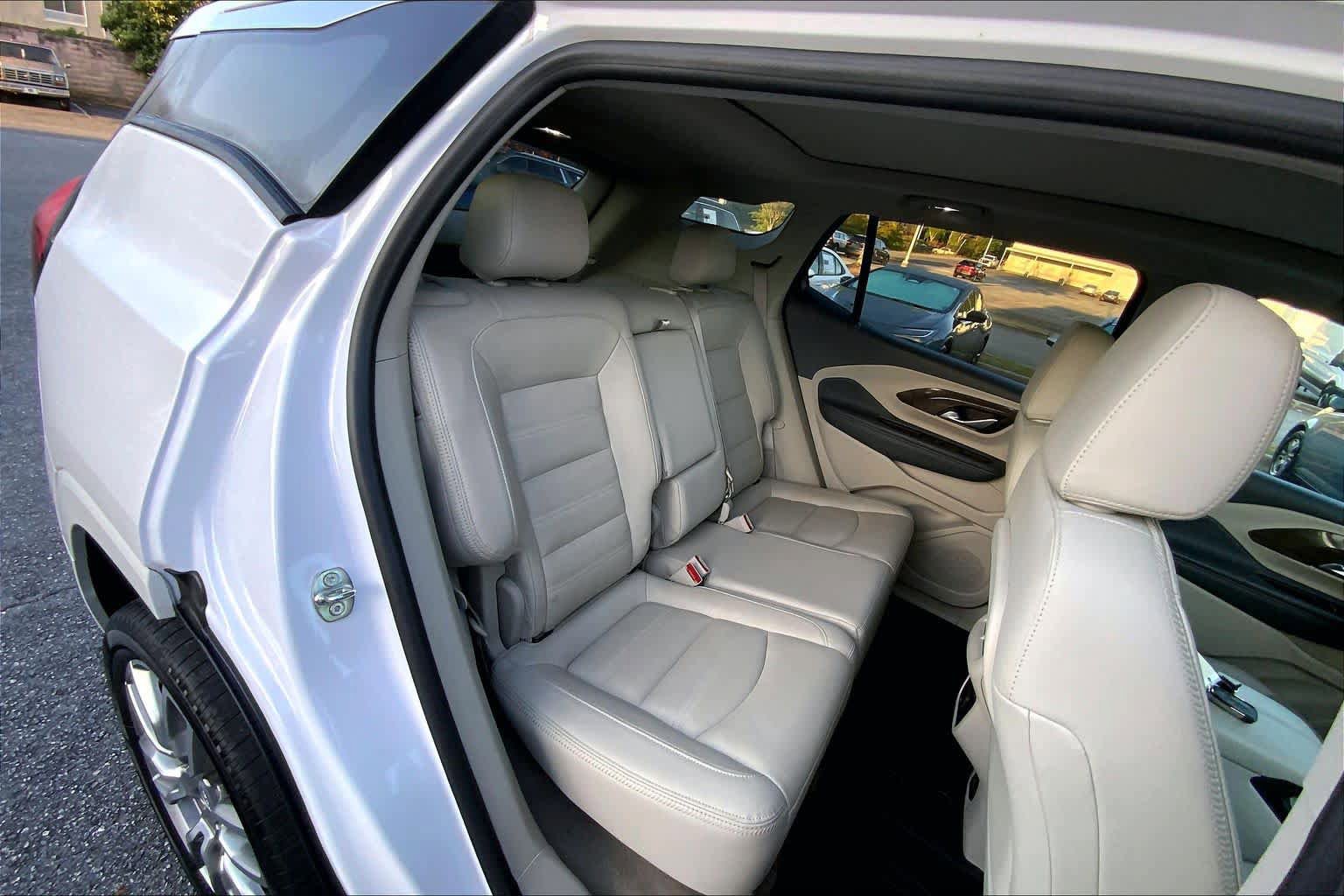Used 2022 GMC Terrain Denali w/ Denali Premium Package AWD/4WD image 19