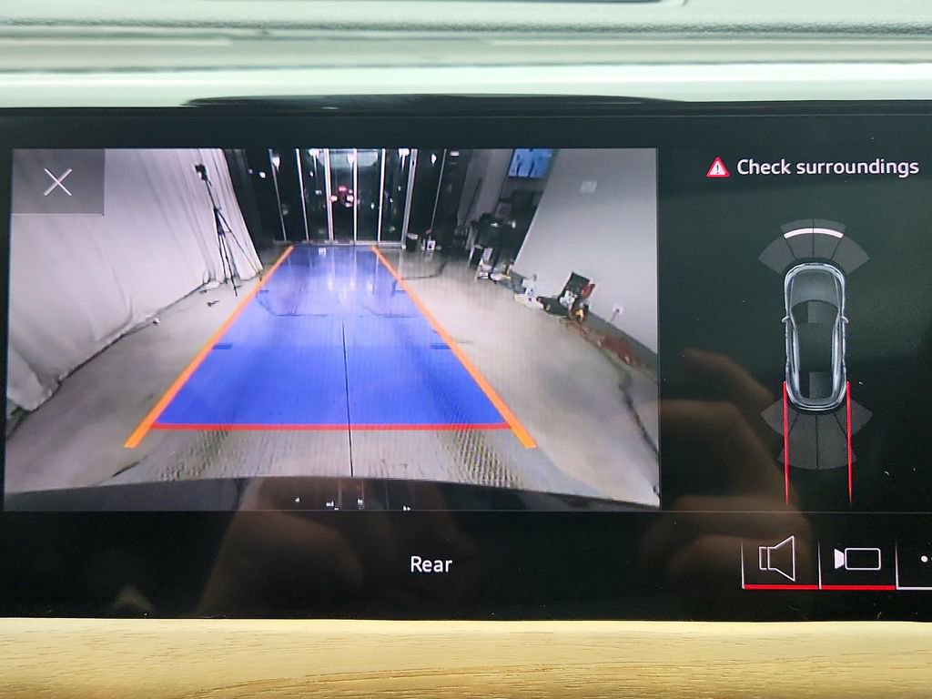 Used 2022 Audi e-tron GT Premium Plus image 17