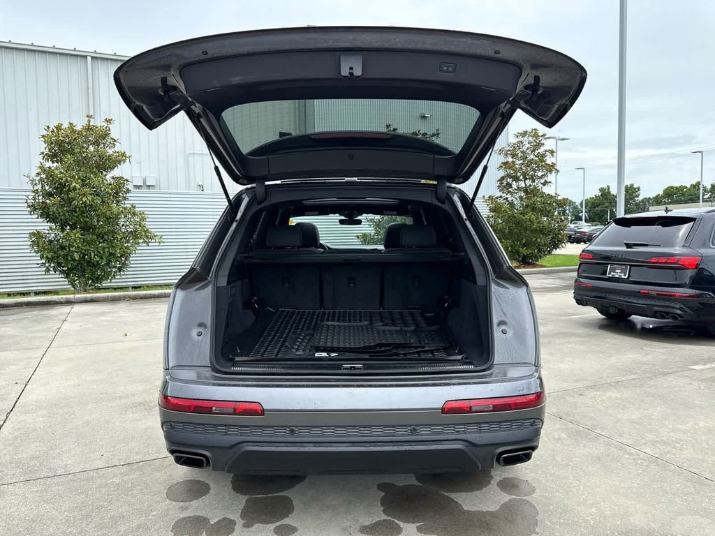 Used 2025 Audi Q7 3.0T Prestige image 35