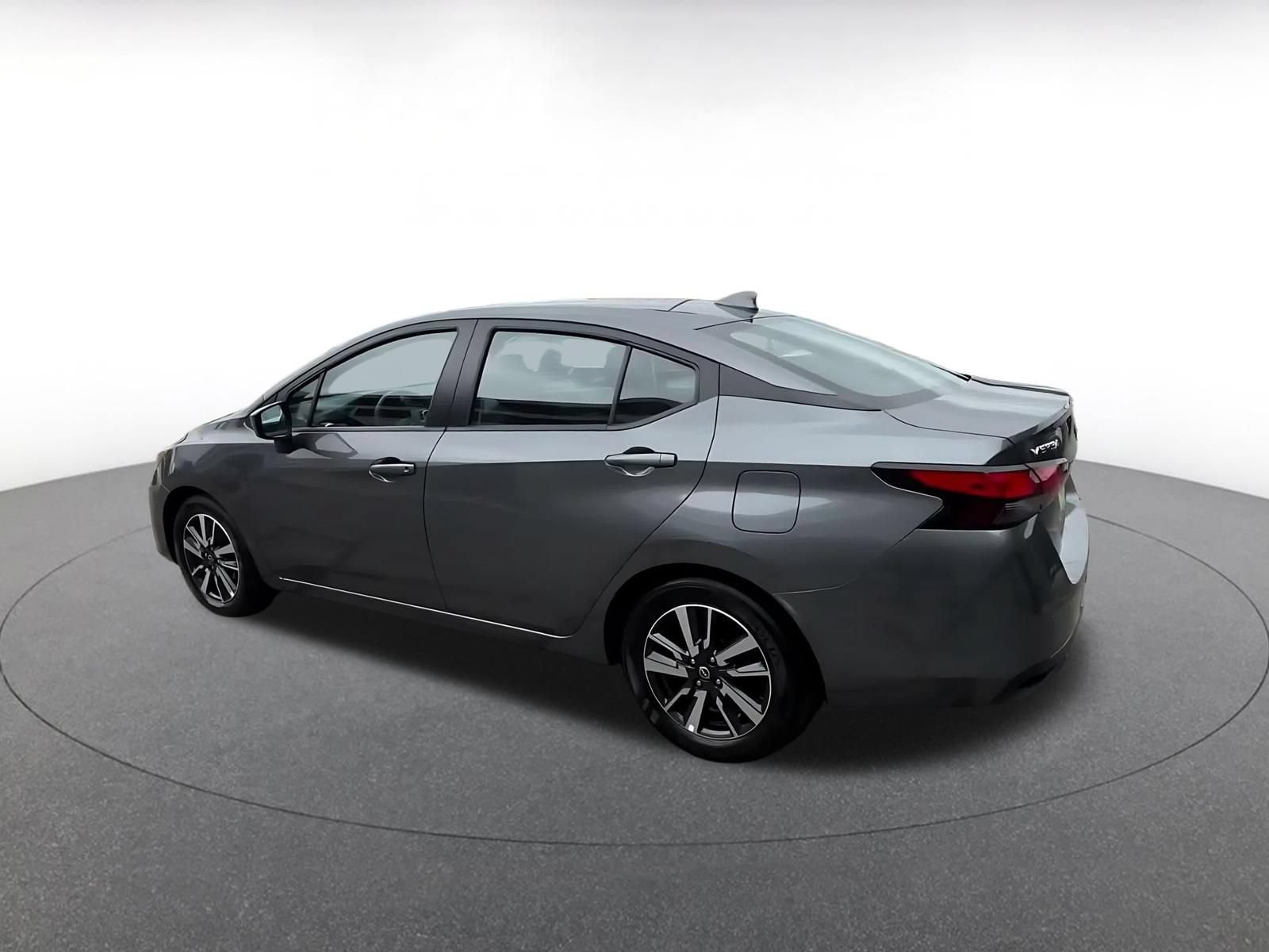 Used 2025 Nissan Versa SV FWD image 9