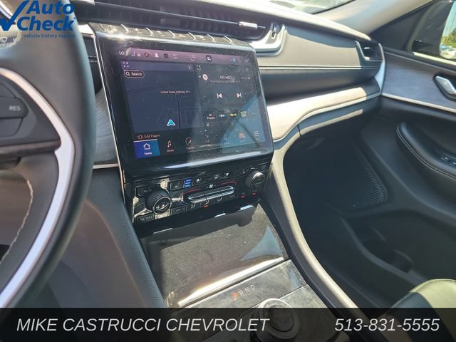 Used 2023 Jeep Grand Cherokee L Limited w/ Luxury Tech Group II AWD/4WD image 15