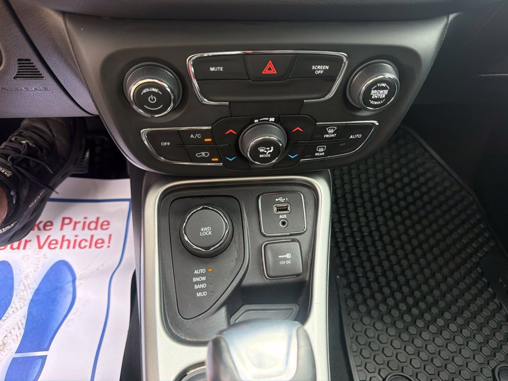 Used 2021 Jeep Compass Latitude w/ Convenience Group AWD/4WD image 34