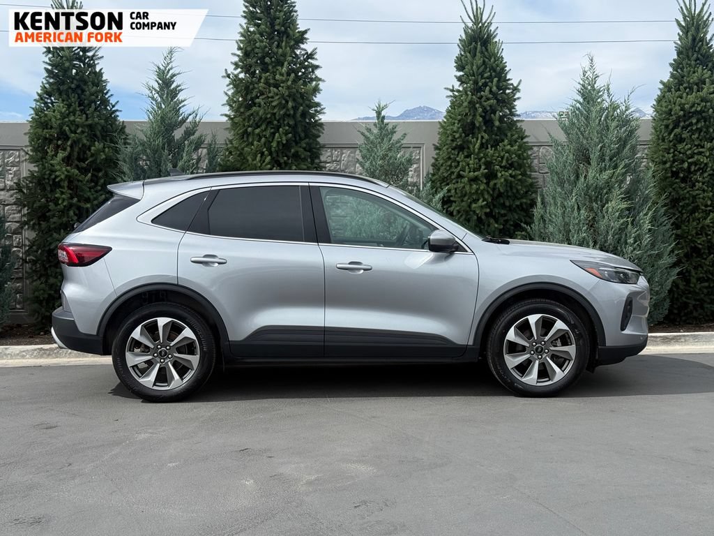 Used 2024 Ford Escape Platinum AWD/4WD image 9