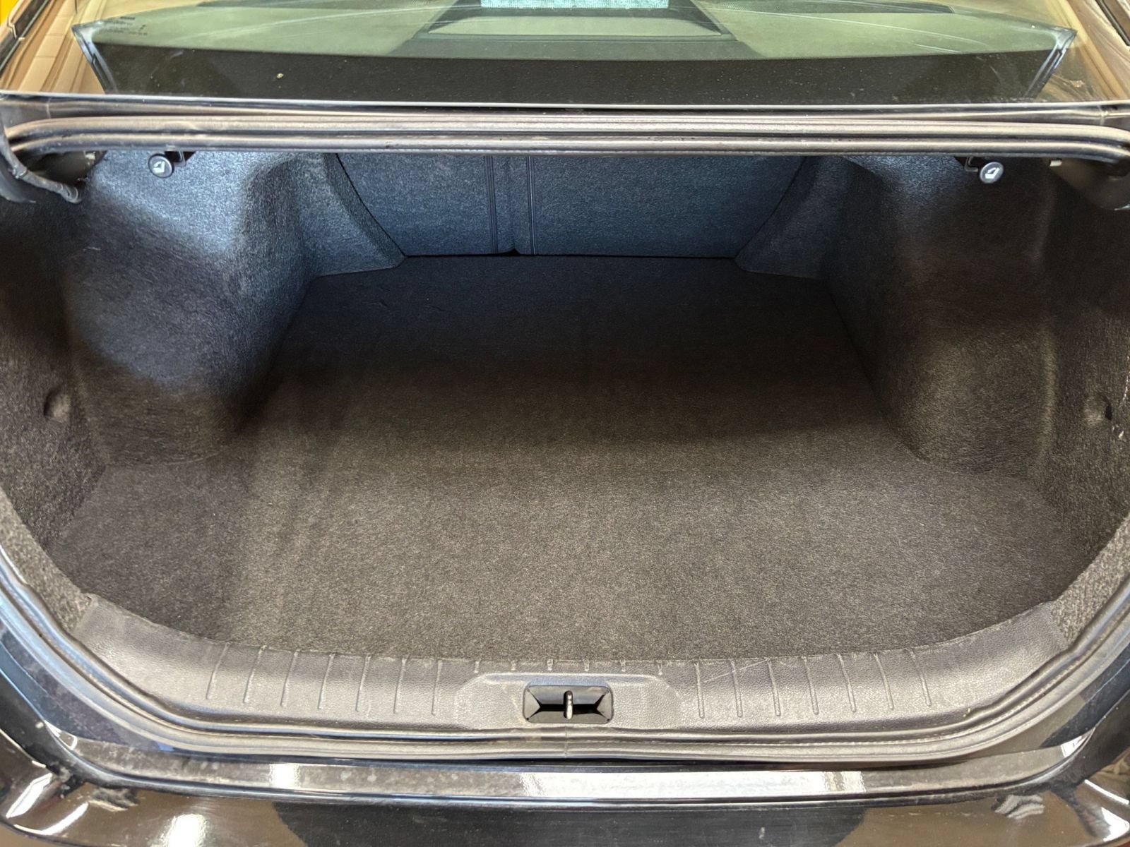 Used 2025 Nissan Altima 2.5 SV FWD image 30