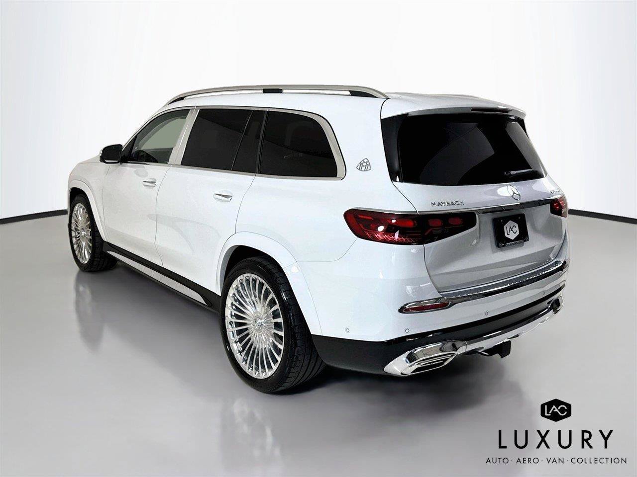 Used 2025 Mercedes-Benz Maybach GLS 600 4MATIC image 8