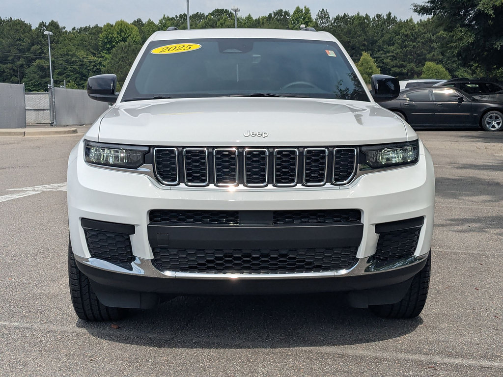 Used 2025 Jeep Grand Cherokee L Laredo w/ Luxury Tech Group I RWD image 8