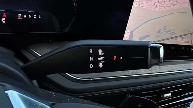 Used 2025 Chevrolet Tahoe Z71 w/ Z71 Off-Road Package AWD/4WD image 25