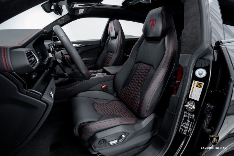 Used 2024 Lamborghini Urus S image 35