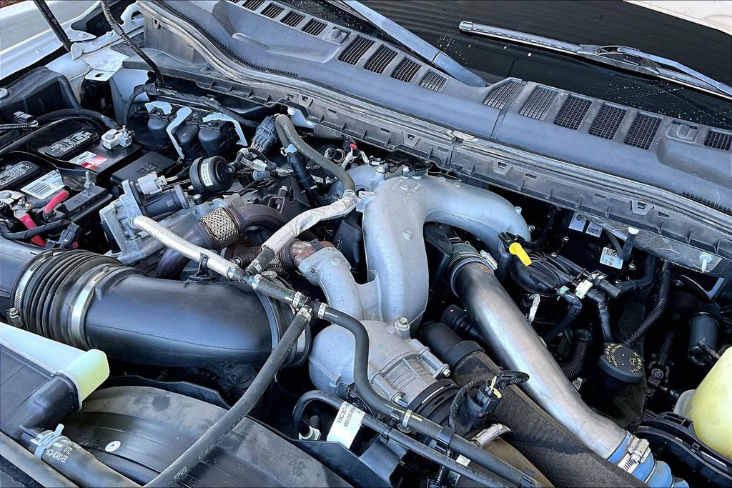 Used 2021 Ford F350 Lariat w/ Lariat Ultimate Package AWD/4WD image 32