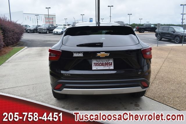 Certified 2025 Chevrolet Trax LT FWD image 8