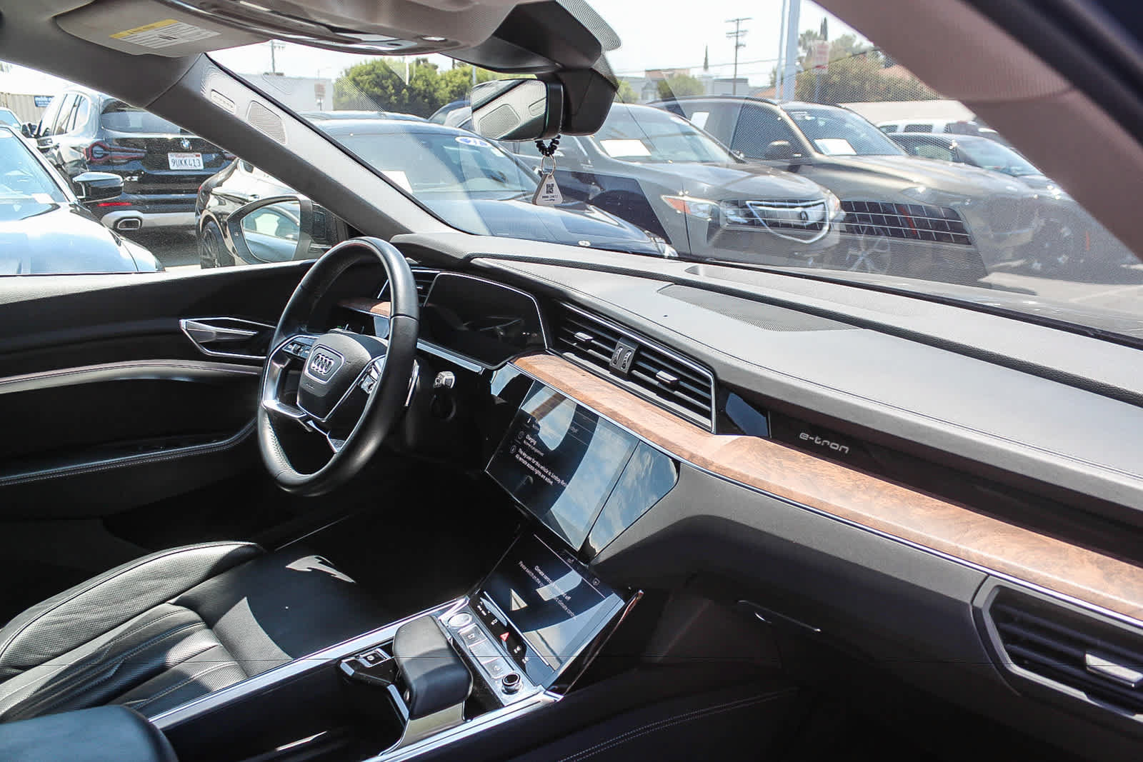 Used 2019 Audi e-tron Prestige w/ Prestige Package AWD/4WD image 15