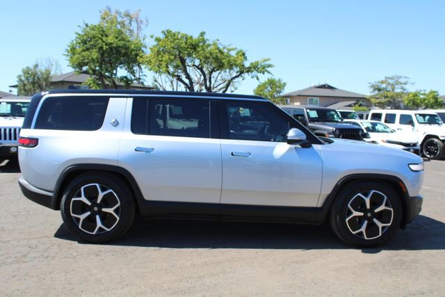 Used 2024 Rivian R1S Adventure image 3