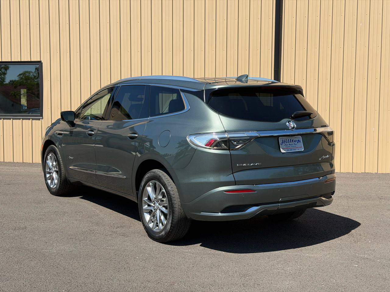 Used 2022 Buick Enclave Avenir w/ Avenir Technology Package FWD image 6