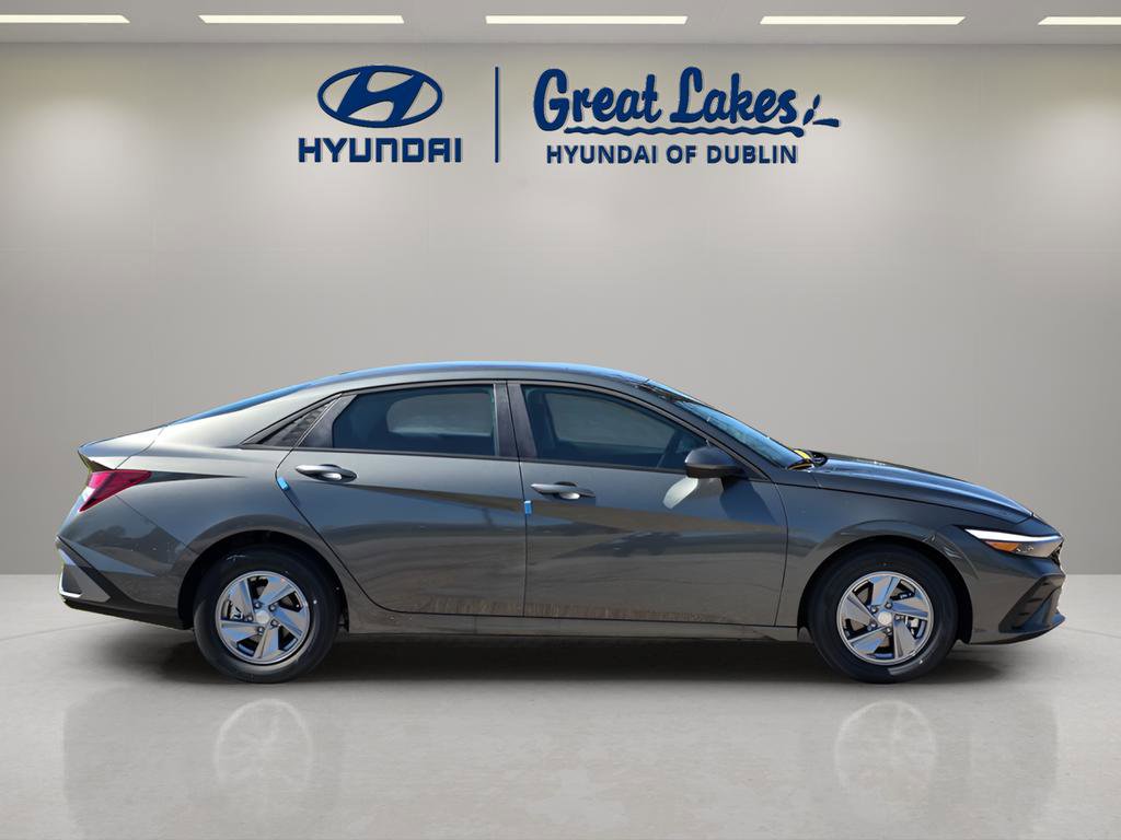 New 2026 Hyundai Elantra SE image 7