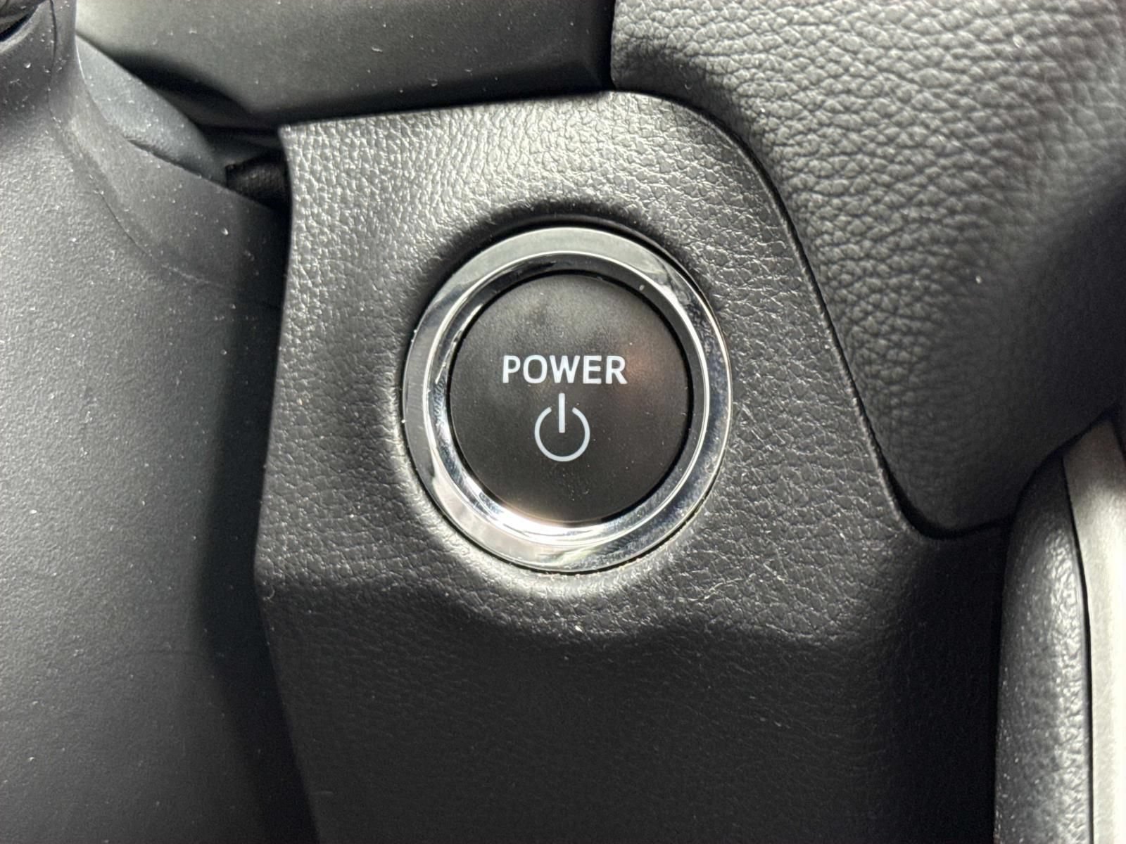 Used 2025 Toyota RAV4 XLE AWD/4WD image 20