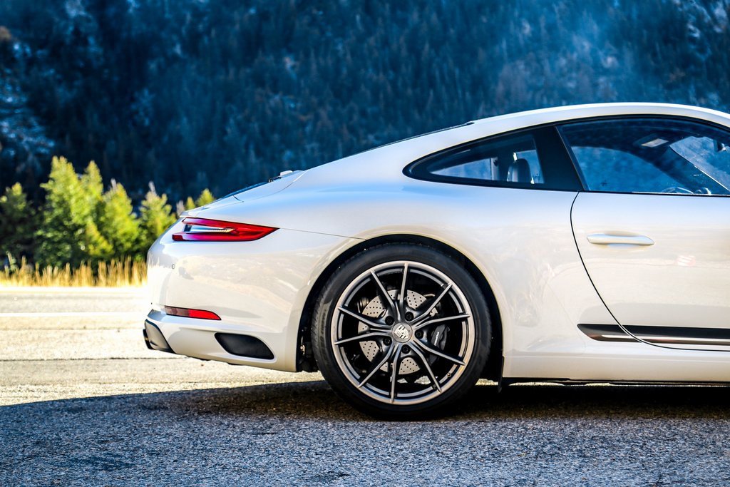 Used 2018 Porsche 911 Carrera T image 9