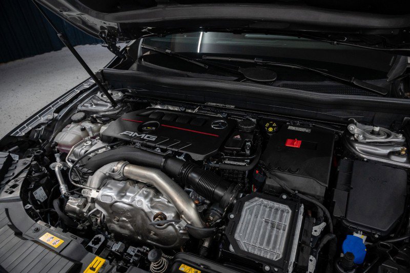 Certified 2026 Mercedes-Benz GLB 35 AMG 4MATIC image 4