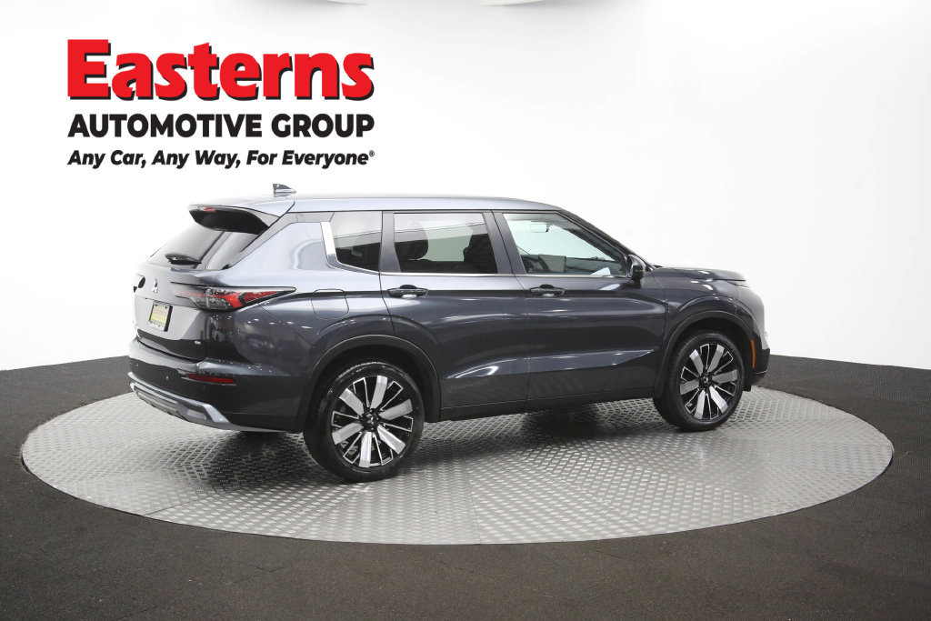 Used 2025 Mitsubishi Outlander SE FWD image 44