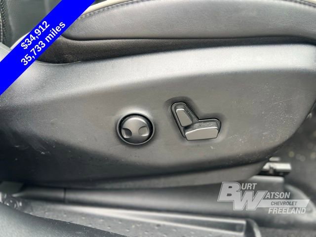 Used 2025 Chrysler Pacifica Limited image 27