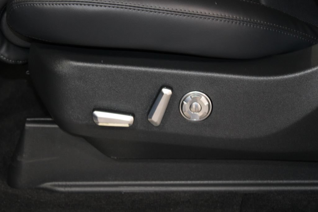 New 2027 Lincoln Navigator Premiere RWD image 22