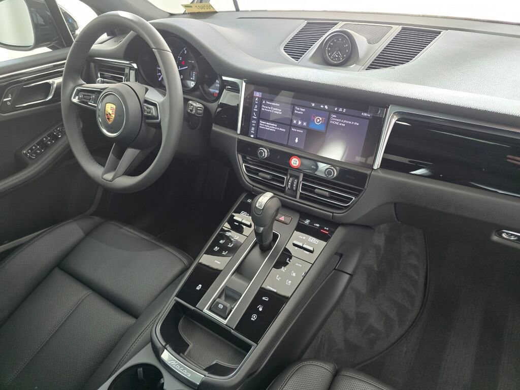 New 2026 Porsche Macan image 23