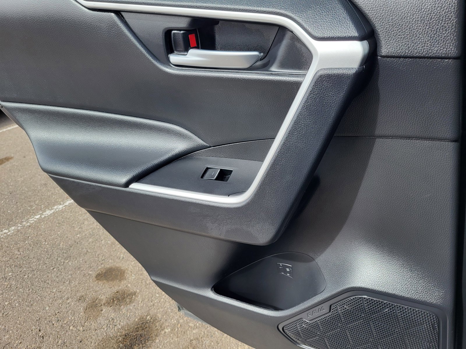 Certified 2025 Toyota RAV4 XLE w/ Convenience Package image 19